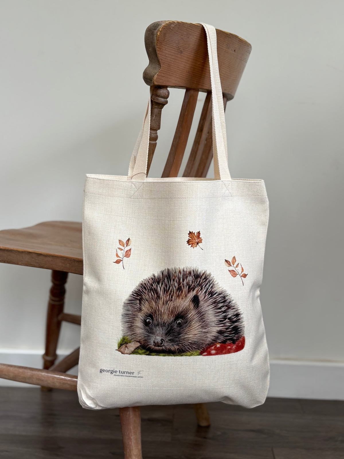 Hedgehog artwork linen tote bag featuring British wildlife design. Sustainable tote bag for women, perfect gift for teachers or eco-conscious shoppers.