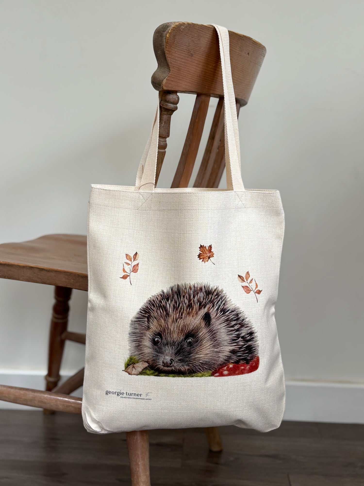 Hedgehog artwork linen tote bag featuring British wildlife design. Sustainable tote bag for women, perfect gift for teachers or eco-conscious shoppers.