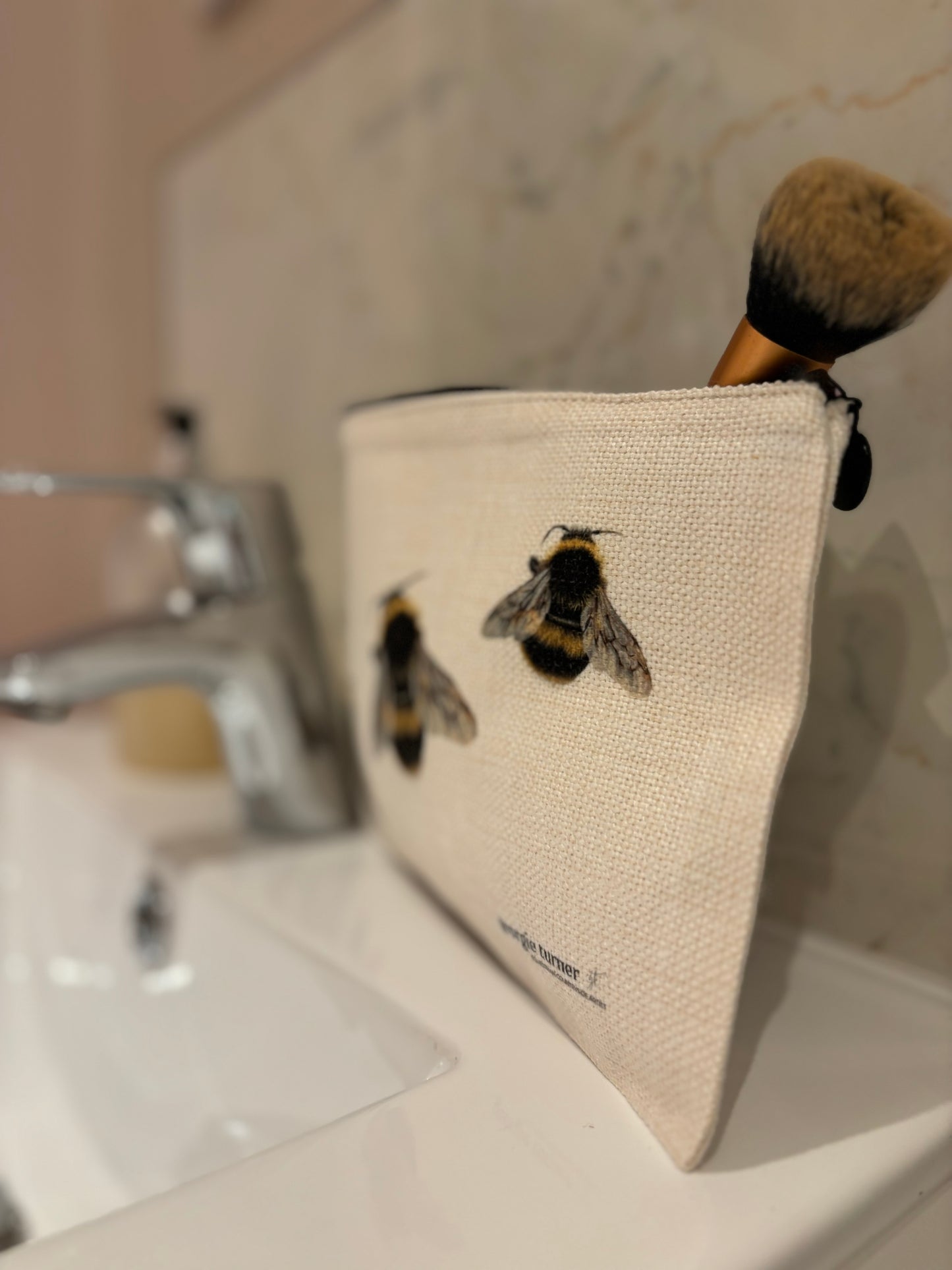 Bumble Bees Zipped Bag
