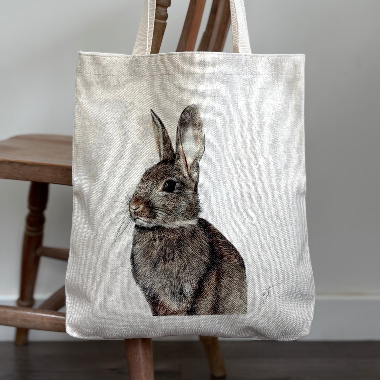 Rabbit tote bag made from eco-friendly linen, featuring realistic rabbit artwork. Ideal reusable shopping bag for women and nature lovers.